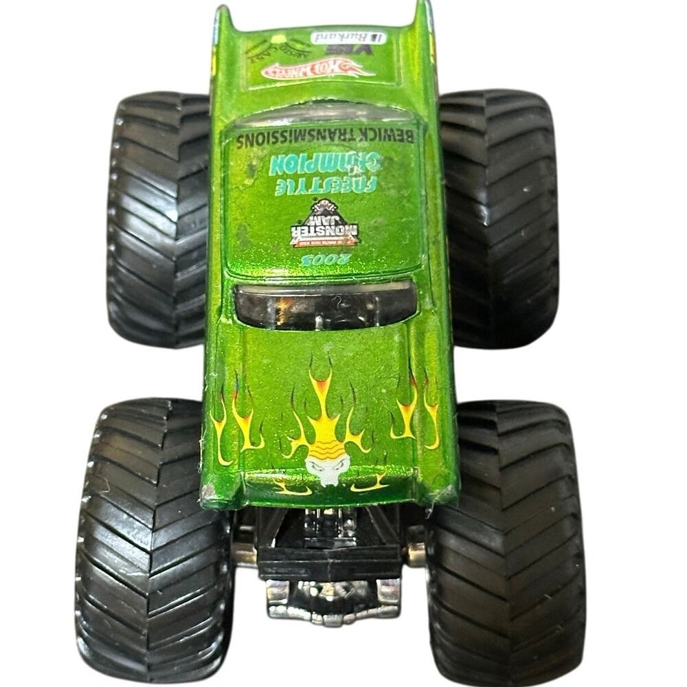 Hot Wheels 2005 Monster Jam Avenger Truck
